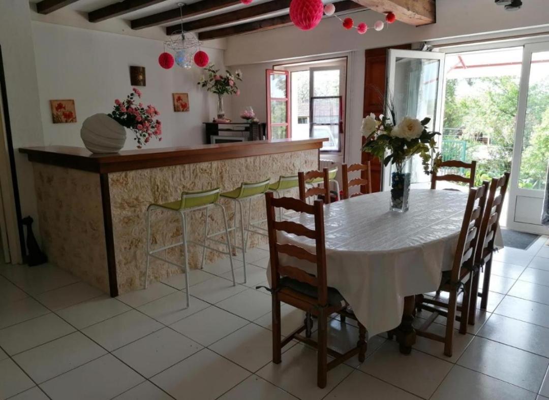 Charmant Logement Entier A La Campagne Sencenac-Puy-de-Fourches Zewnętrze zdjęcie